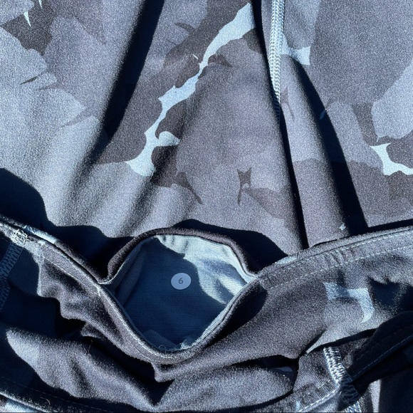 Lululemon Wunder Under Crop II Palm Party, Sz 6 - Picture 9 of 11